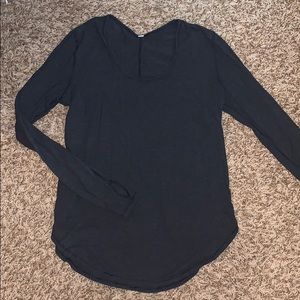 dark gray lululemon long sleeve top size 6